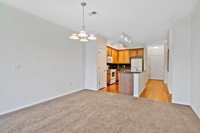 Photo - 9633 E 5th Ave Unidad 1-103 Rental