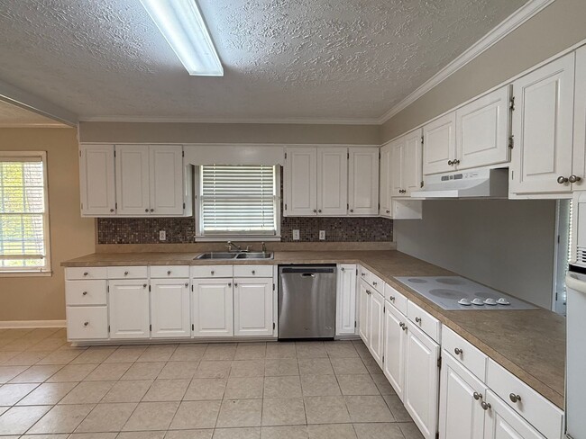 Photo - Spacious 3BD/2B located in N.E. Lowndes Co...