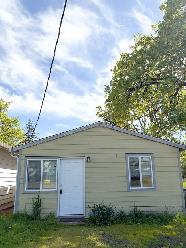 Building Photo - Thorpe Duplexes Unit 290.5 Thorpe