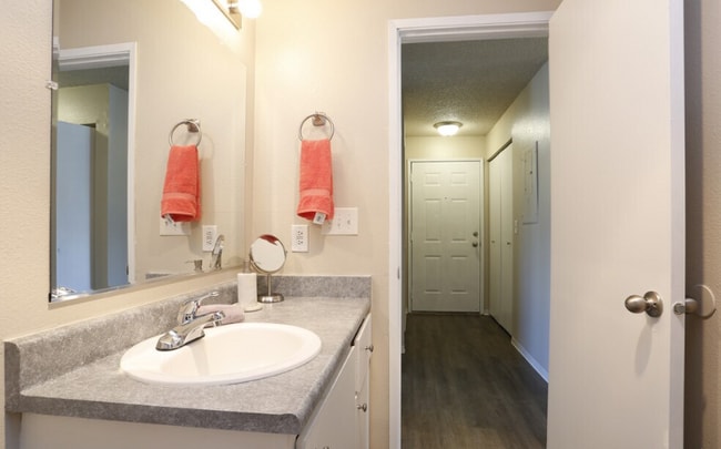 Photo - 5726 59th St Ct W Unidad 2x1