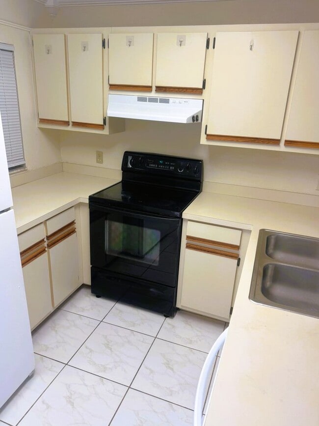 Photo - 26485 Rampart Blvd Unit 26485 Rampart Blvd Bldg A A5