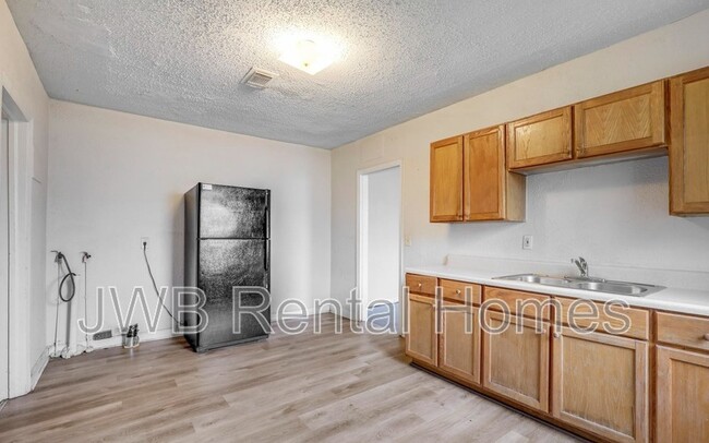 Photo - 330 W 26th St