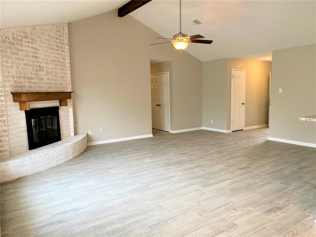 Photo - 3810 Downing Cir