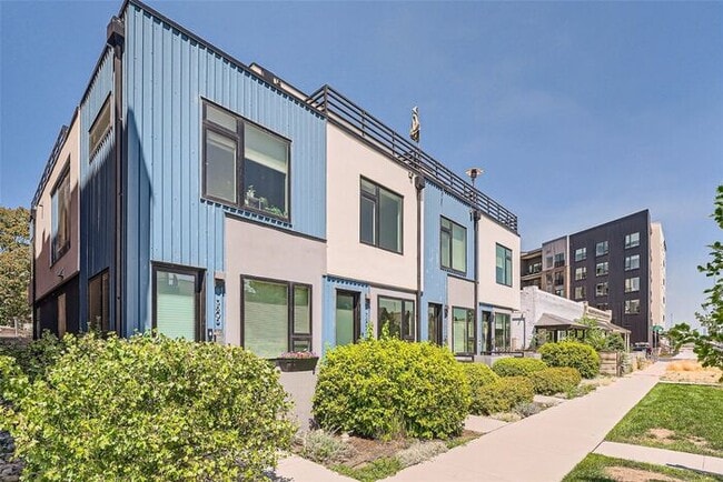 Building Photo - Luxurious 3br/3ba in RiNo + ROOFTOP PATIO!
