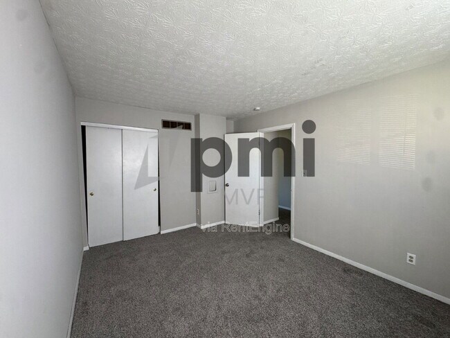 Photo - 4056 Carlton Ave Unit B