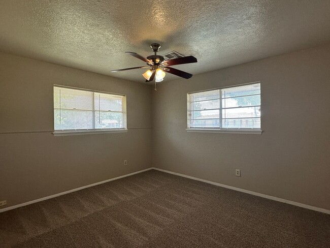 Photo - 203 Driftwood Dr