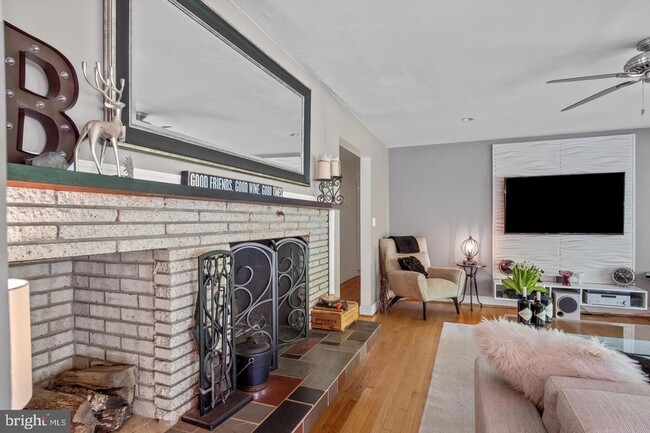 Photo - 3418 Annandale Rd
