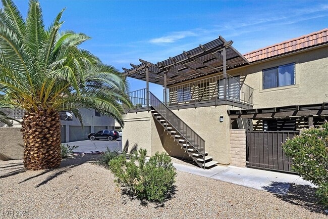 Building Photo - 617 Pepper Tree Cir Rental
