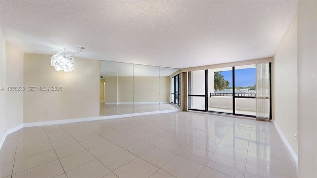 Photo - 13953 Kendale Lakes Cir Unidad 210B