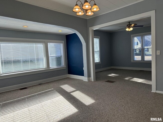 Photo - 146 N State St