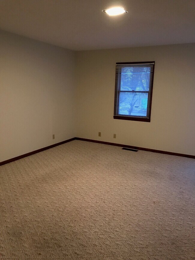 Photo - 951 E. Wabash St