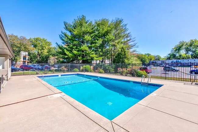 Photo - Ravine Woods Apartments