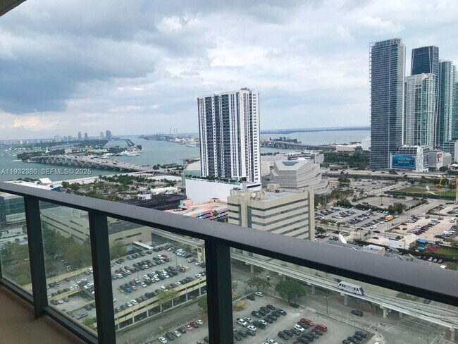 Photo - 1600 NE 1st Ave Unidad 3009