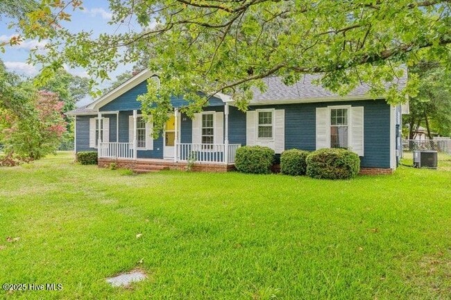 Photo - 210 Stillwood Dr House