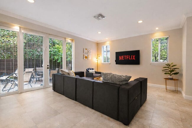 Building Photo - 1705 NE 11th St