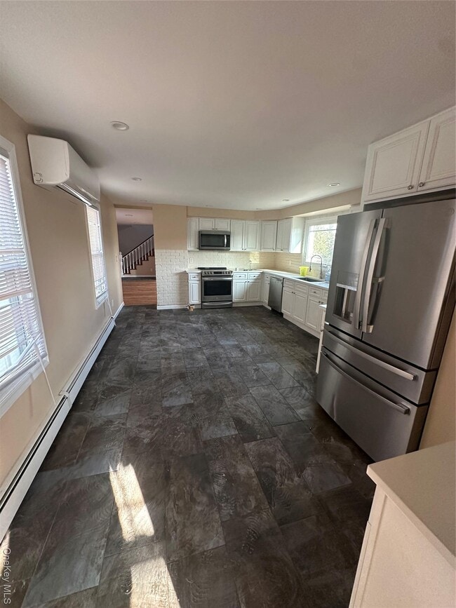 Photo - 290 Woodbury Rd