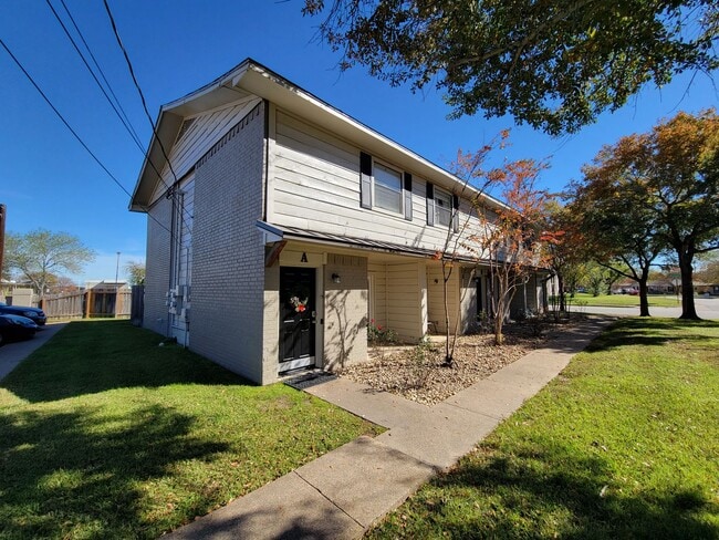 Photo - College Station - Cozy 2 Bedroom 1.5 Bath Condo for Lease