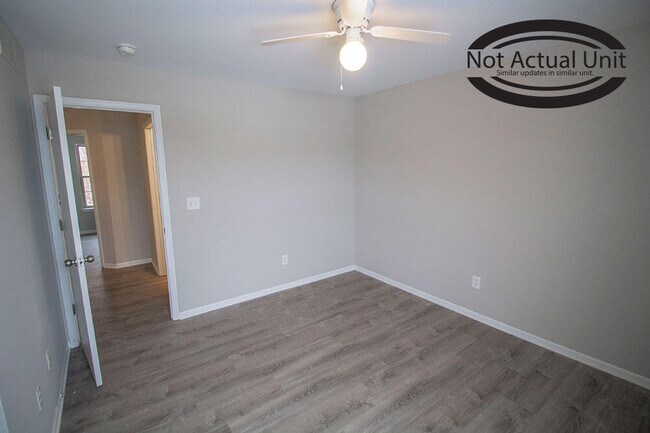 Photo - 1427 Greensboro Dr