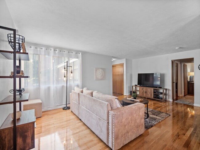 Photo - Comfort & Convenience in the Heart of Spok...