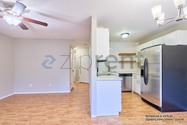 Photo - 43 SW 206th Ave