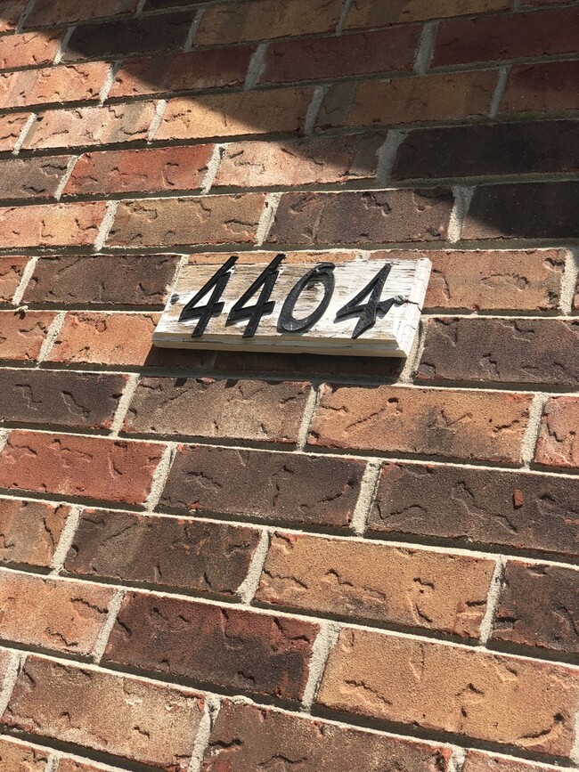 Photo - Spectacular Special - $1/2 OFF First Month's Rent & Stanley Travel Cup ($40.00 Value)