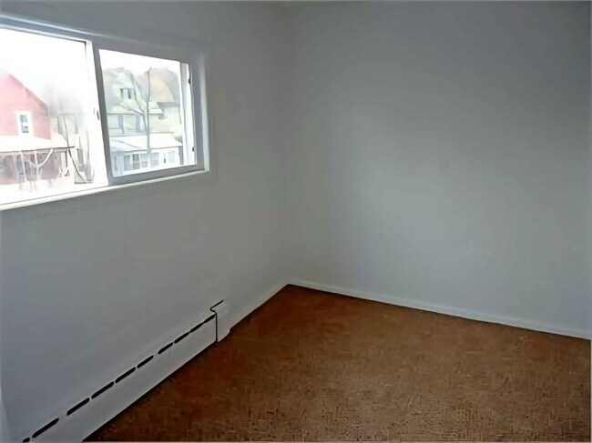 115 3rd St S