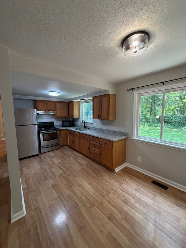 Photo - 1293 Deblin Dr