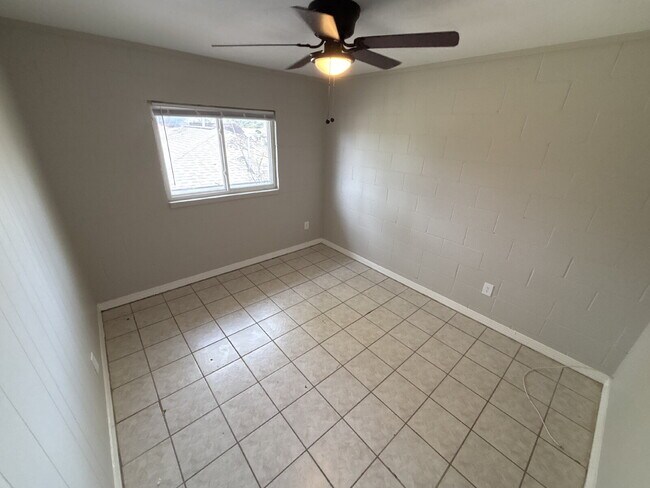 2150 Saxon St Unit # C