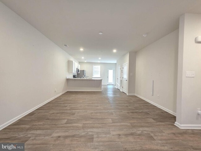 Photo - 426 Creekbed Cir