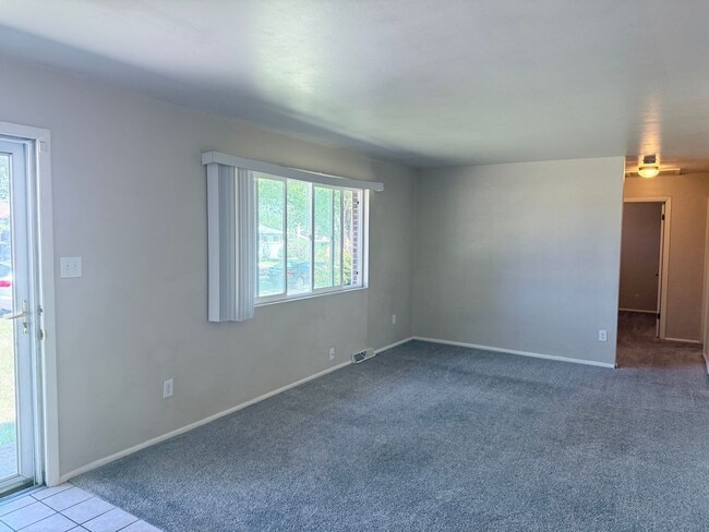 Photo - 1938 Berkshire Ln