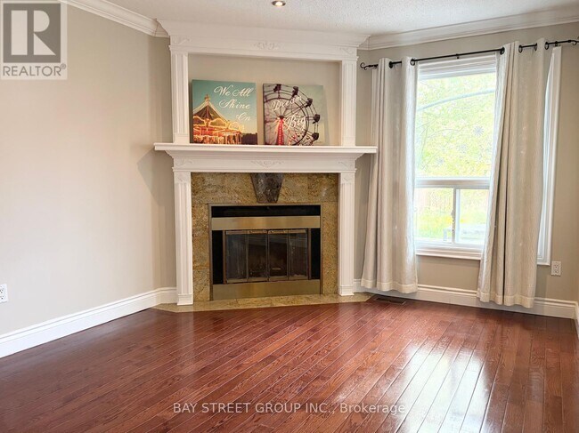 Photo - 3620 Cherrington Crescent