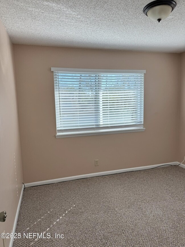 Photo - 447 Newport Dr