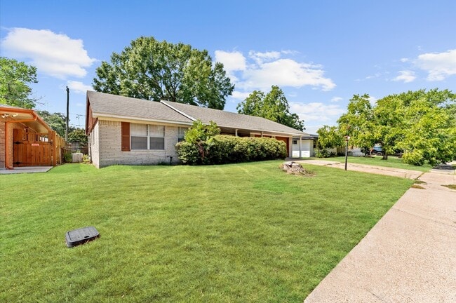 Photo - 314 Empress Dr