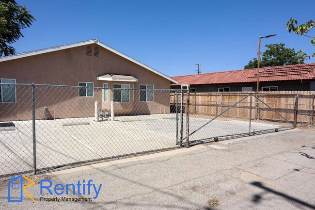 Photo - 3-Bed, 2-Bath in North Bakersfield – Only for $1,495 Unit B