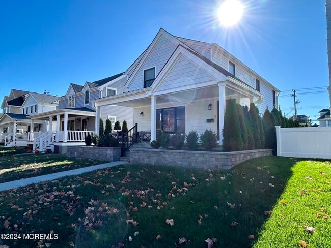 Photo - 411 Sylvania Ave