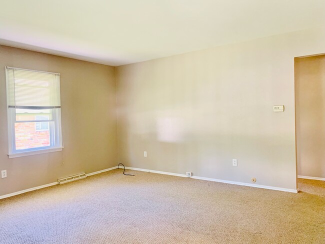 Living Room - 1505 Wilderness Dr