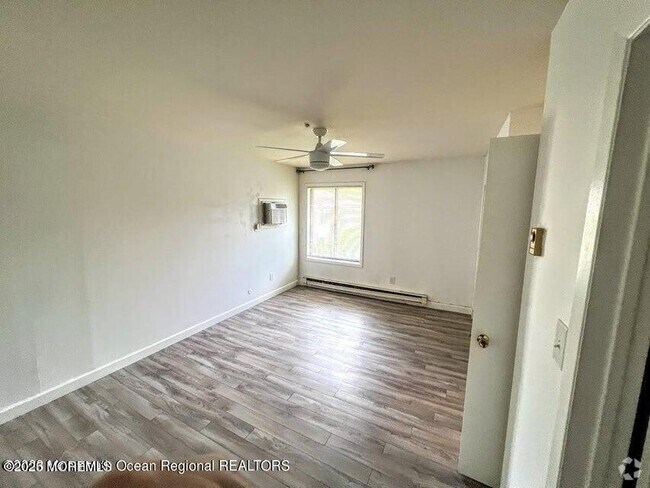 Building Photo - 55 Amberly Dr Rental