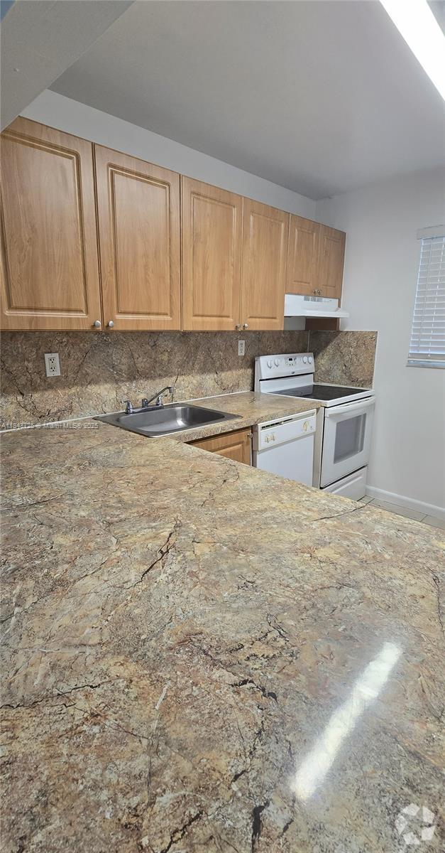 Building Photo - 10820 SW 200th Dr Unit 319 Rental
