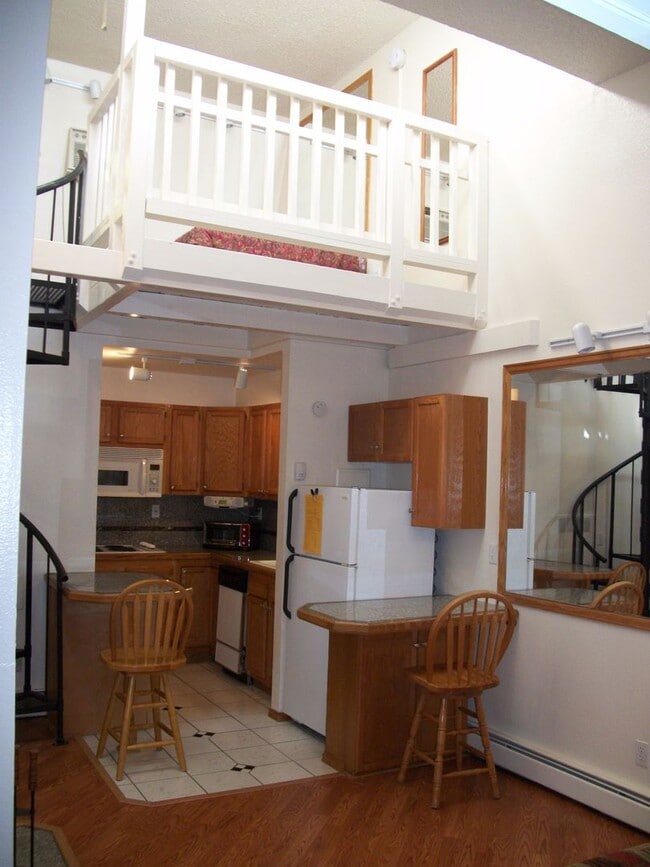 Building Photo - Canyon Club Rental