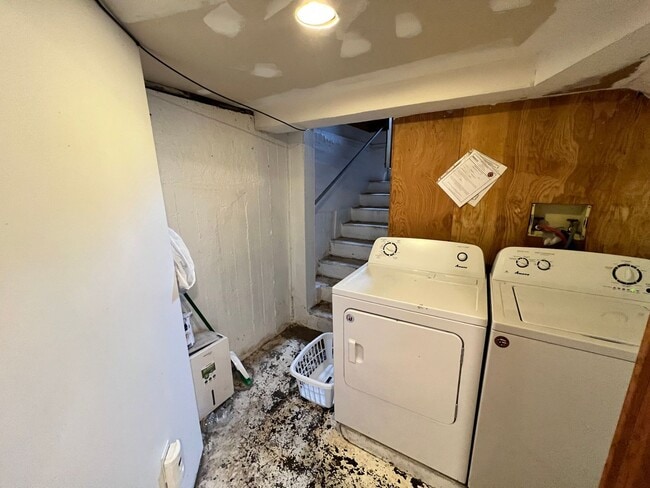 Photo - Updated 1 Bedroom Apartment – ½ Block from KSU!