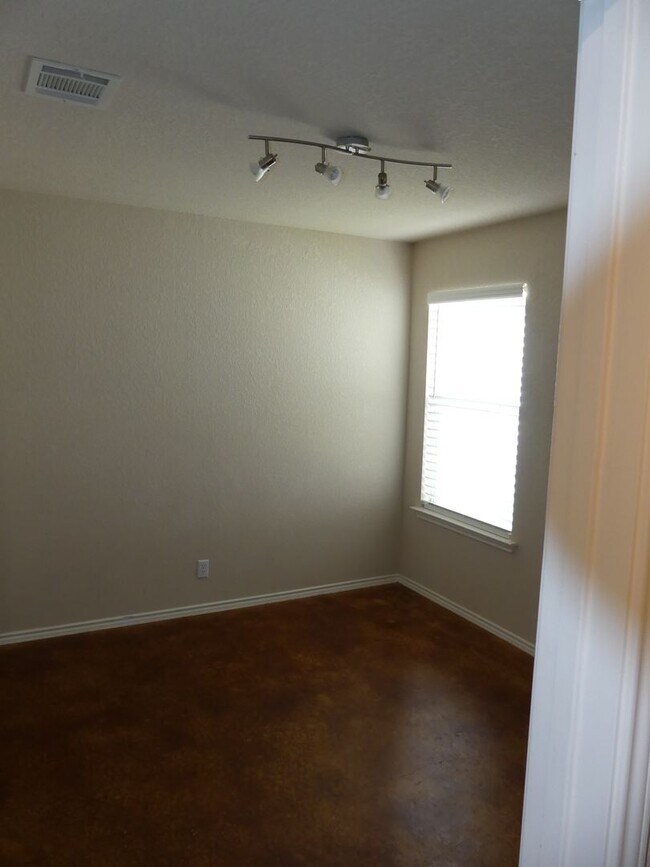 Photo - PRICE DROP !!