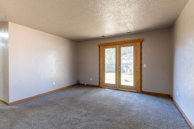 Photo - Gorgeous 5-Bedroom Home!