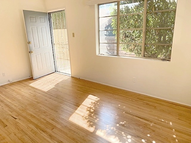 Building Photo - 4034 Camero Ave Unit 4034