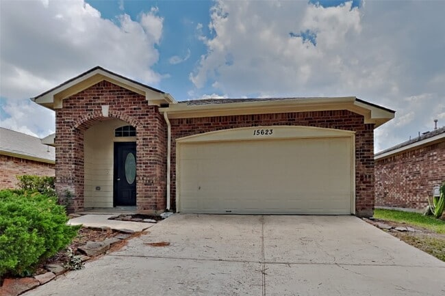 Building Photo - 15623 Ashbournne Springs Ln Rental