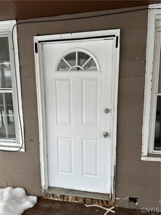 Photo - 705 N James St