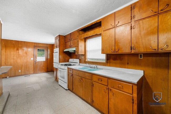 Photo - 1005 Hoke St