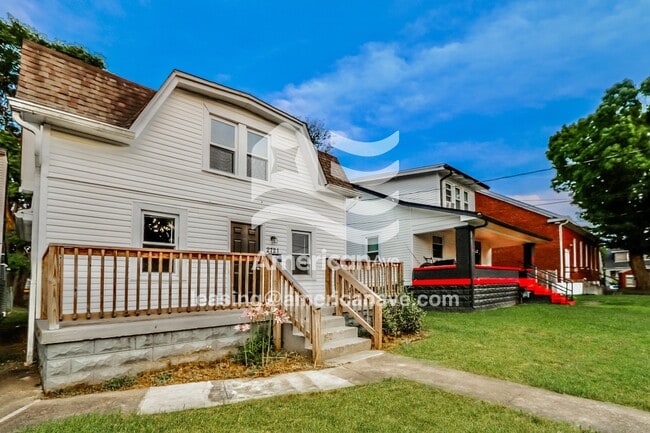 Photo - 2721 S 5th St