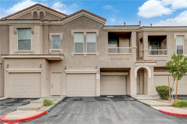 Building Photo - 10550 W Alexander Rd Unit 2051