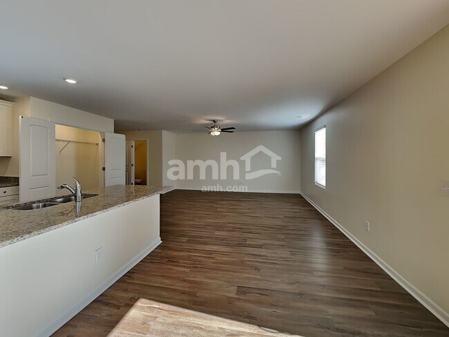 Photo - 1413 John Swann St