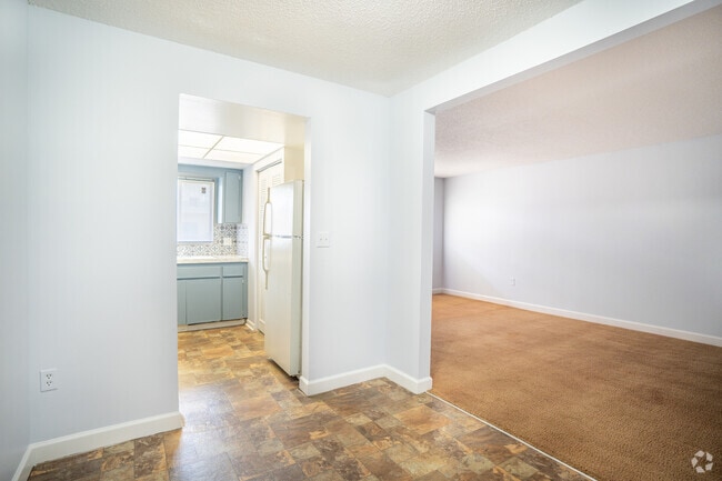 1BD, 1BA - 628SF - Dining Room